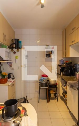 Casa de condomínio à venda com 160m², 4 quartos e 2 vagas Casa de condomínio à venda com 160m², 4 quartos e 2 vagascozinha