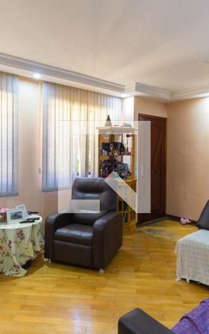 Casa de condomínio à venda com 160m², 4 quartos e 2 vagas Casa de condomínio à venda com 160m², 4 quartos e 2 vagasSala