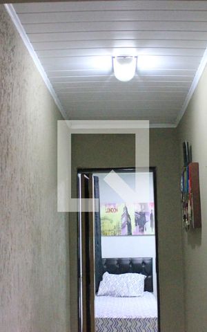 Casa à venda com 260m², 5 quartos e 3 vagasCorredor do piso superior p/ o banheiro