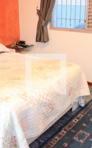 Casa à venda com 260m², 5 quartos e 3 vagasSuíte