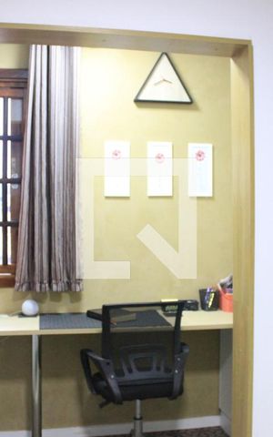 Casa à venda com 260m², 5 quartos e 3 vagasQuarto 5 piso superior