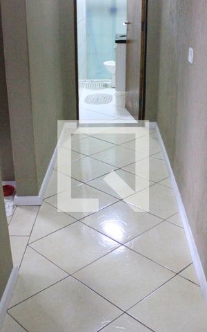 Casa à venda com 260m², 5 quartos e 3 vagasCorredor do piso superior p/ o banheiro