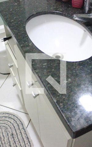 Casa à venda com 260m², 5 quartos e 3 vagasBanheiro 4