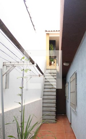Casa à venda com 260m², 5 quartos e 3 vagasCorredor do quintal