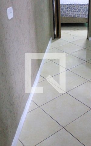 Casa à venda com 260m², 5 quartos e 3 vagasCorredor do piso superior p/ o banheiro