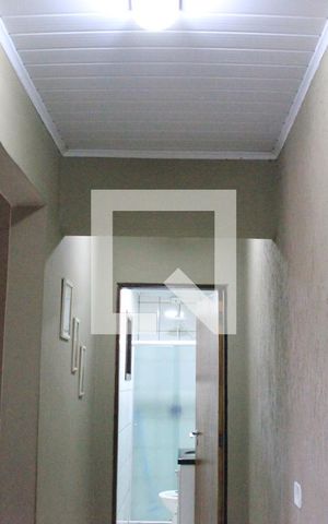 Casa à venda com 260m², 5 quartos e 3 vagasCorredor do piso superior p/ o banheiro