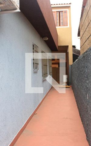 Casa à venda com 260m², 5 quartos e 3 vagasCorredor do quintal