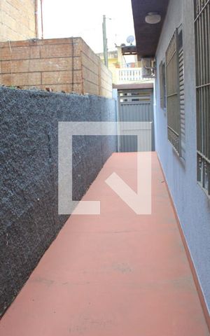 Casa à venda com 260m², 5 quartos e 3 vagasCorredor do quintal