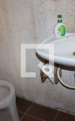 Casa à venda com 260m², 5 quartos e 3 vagasEspaço oficina independente - Banheiro