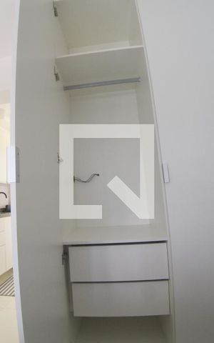 Studio para alugar com 22m², 1 quarto e sem vaga Studio para alugar com 22m², 1 quarto e sem vagaArmário