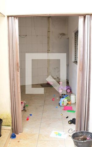 Casa para alugar com 80m², 2 quartos e 1 vagaÁrea de Serviço