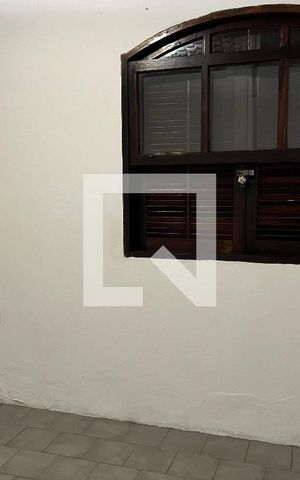 Casa para alugar com 220m², 5 quartos e 2 vagas Casa para alugar com 220m², 5 quartos e 2 vagasQuarto 2 casa 2