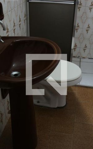 Casa para alugar com 220m², 5 quartos e 2 vagasBanheiro 1 casa 2