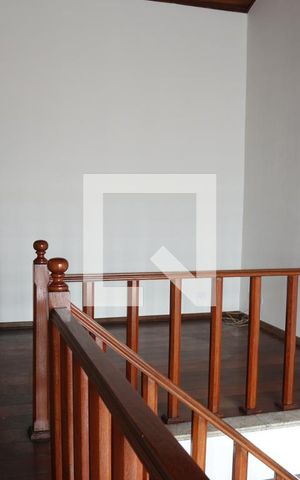 Casa para alugar com 220m², 5 quartos e 2 vagasParte superior casa 1