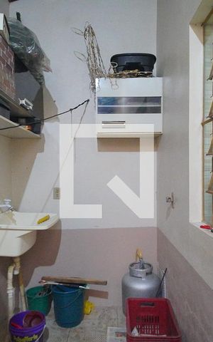 Casa à venda com 64m², 2 quartos e 4 vagas Casa à venda com 64m², 2 quartos e 4 vagasÁrea de Serviço