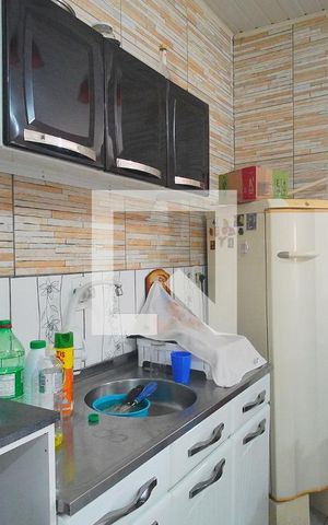Casa à venda com 64m², 2 quartos e 4 vagas Casa à venda com 64m², 2 quartos e 4 vagasCozinha
