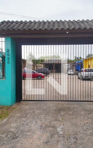 Casa à venda com 64m², 2 quartos e 4 vagas Casa à venda com 64m², 2 quartos e 4 vagasFachada