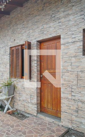 Casa à venda com 64m², 2 quartos e 4 vagas Casa à venda com 64m², 2 quartos e 4 vagasFachada
