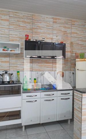 Casa à venda com 64m², 2 quartos e 4 vagas Casa à venda com 64m², 2 quartos e 4 vagasCozinha