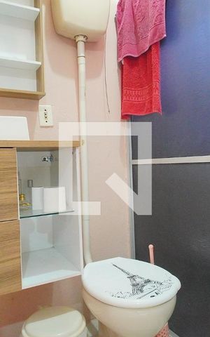 Casa à venda com 64m², 2 quartos e 4 vagas Casa à venda com 64m², 2 quartos e 4 vagasBanheiro
