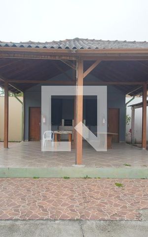 Casa à venda com 64m², 2 quartos e 4 vagas Casa à venda com 64m², 2 quartos e 4 vagasChurrasqueira