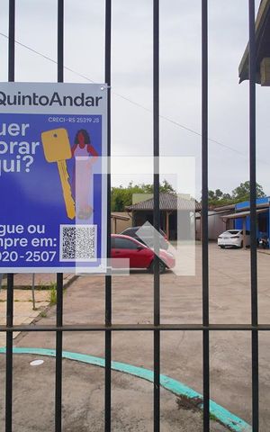 Casa à venda com 64m², 2 quartos e 4 vagas Casa à venda com 64m², 2 quartos e 4 vagasFachada