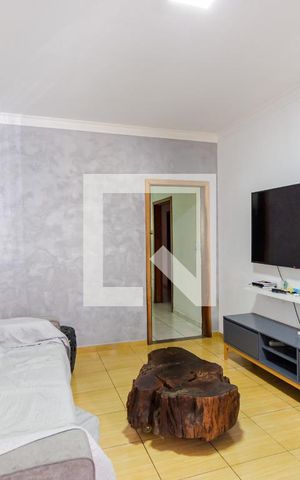 Casa à venda com 240m², 3 quartos e 3 vagas Casa à venda com 240m², 3 quartos e 3 vagasSala