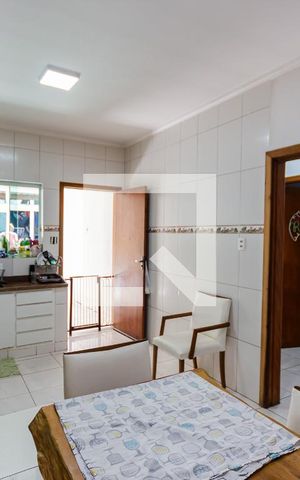Casa à venda com 240m², 3 quartos e 3 vagas Casa à venda com 240m², 3 quartos e 3 vagasCozinha
