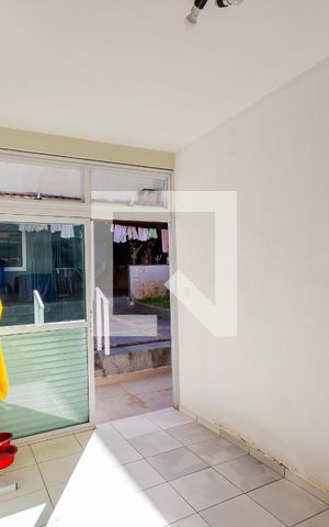 Casa à venda com 240m², 3 quartos e 3 vagas Casa à venda com 240m², 3 quartos e 3 vagasÁrea de Serviço