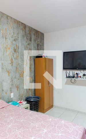 Casa à venda com 240m², 3 quartos e 3 vagas Casa à venda com 240m², 3 quartos e 3 vagasQuarto 3