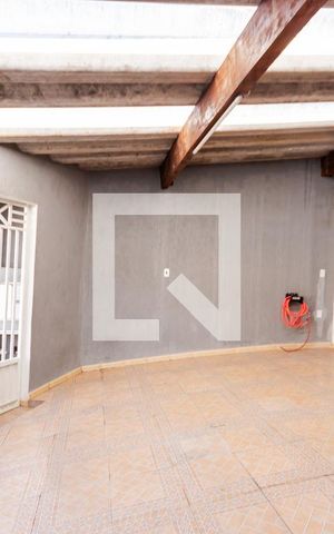 Casa à venda com 240m², 3 quartos e 3 vagas Casa à venda com 240m², 3 quartos e 3 vagasGaragem