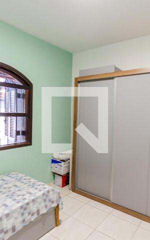 Casa à venda com 240m², 3 quartos e 3 vagas Casa à venda com 240m², 3 quartos e 3 vagasQuarto 1