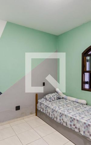 Casa à venda com 240m², 3 quartos e 3 vagas Casa à venda com 240m², 3 quartos e 3 vagasQuarto 1