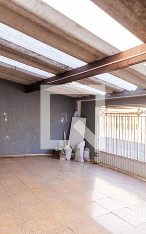 Casa à venda com 240m², 3 quartos e 3 vagas Casa à venda com 240m², 3 quartos e 3 vagasGaragem