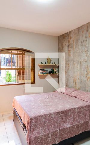 Casa à venda com 240m², 3 quartos e 3 vagas Casa à venda com 240m², 3 quartos e 3 vagasQuarto 3