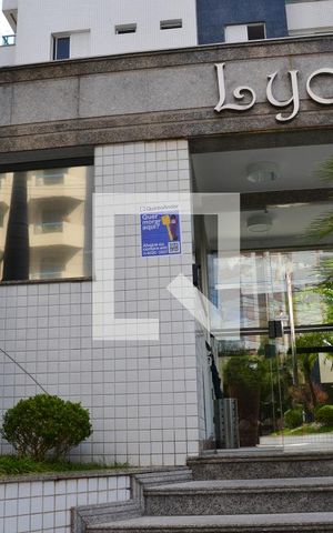 Apartamento à venda com 155m², 3 quartos e 3 vagas Apartamento à venda com 155m², 3 quartos e 3 vagasPlaquinha