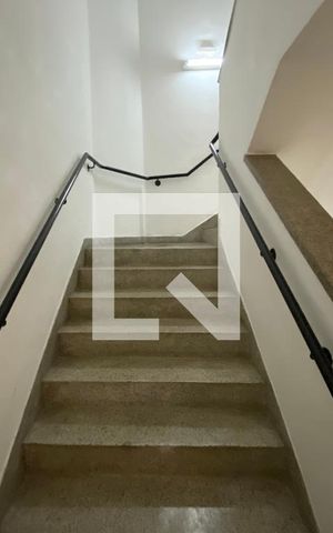 Apartamento à venda com 84m², 2 quartos e 1 vagaEscada