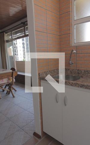 Apartamento à venda com 141m², 3 quartos e 1 vagaÁrea de Serviço