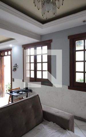 Casa à venda com 360m², 4 quartos e 2 vagasSala