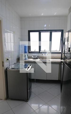 Apartamento à venda com 130m², 3 quartos e 2 vagasCozinha