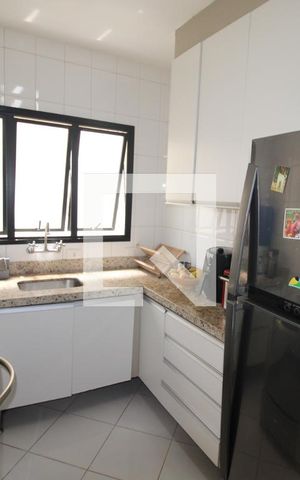 Apartamento à venda com 130m², 3 quartos e 2 vagasCozinha