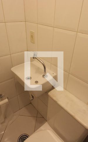 Apartamento à venda com 130m², 3 quartos e 2 vagasÁrea de Serviço - Banheiro