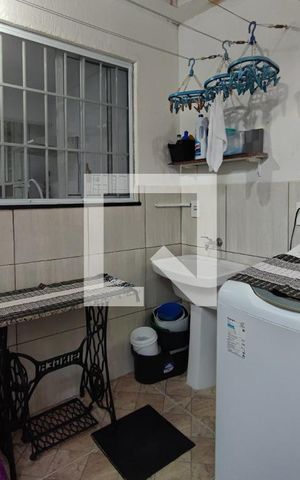 Casa de condomínio à venda com 72m², 2 quartos e 1 vagaÁrea de Serviço