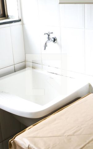 Apartamento à venda com 165m², 3 quartos e 3 vagas Apartamento à venda com 165m², 3 quartos e 3 vagasÁrea de Serviço