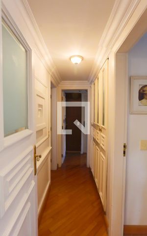 Apartamento à venda com 165m², 3 quartos e 3 vagas Apartamento à venda com 165m², 3 quartos e 3 vagasCorredor