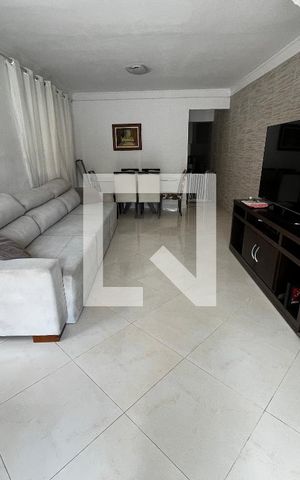 Casa à venda com 125m², 3 quartos e 1 vaga Casa à venda com 125m², 3 quartos e 1 vagaSala