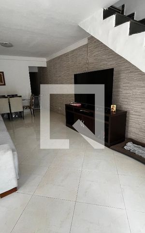 Casa à venda com 125m², 3 quartos e 1 vaga Casa à venda com 125m², 3 quartos e 1 vagaSala