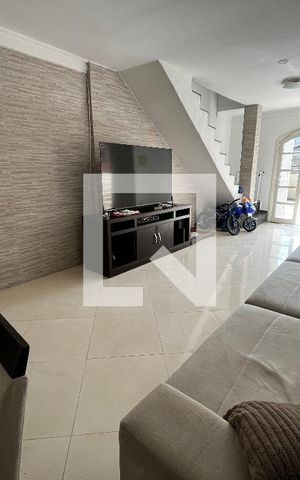 Casa à venda com 125m², 3 quartos e 1 vaga Casa à venda com 125m², 3 quartos e 1 vagaSala