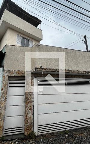Casa à venda com 125m², 3 quartos e 1 vaga Casa à venda com 125m², 3 quartos e 1 vagaFachada