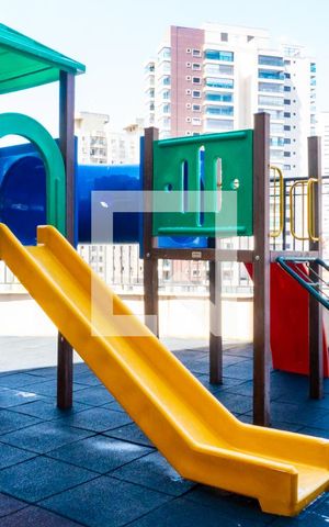 Apartamento para alugar com 68m², 2 quartos e 1 vaga Apartamento para alugar com 68m², 2 quartos e 1 vagaÁrea comum - Playground